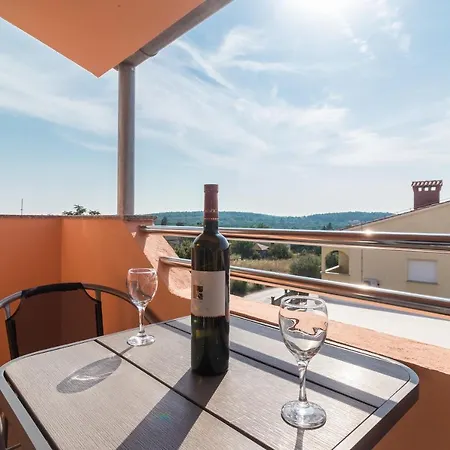 Apartman Car Pula