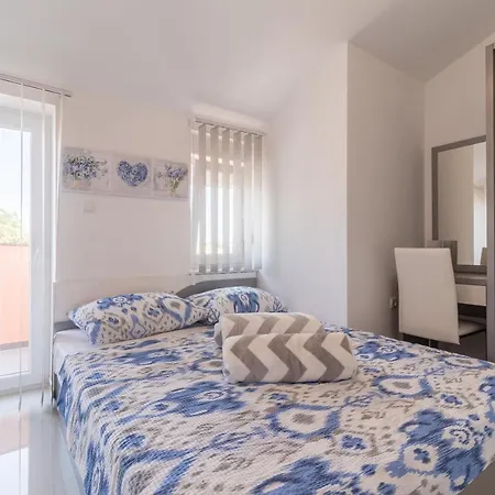 Car Apartman Pula