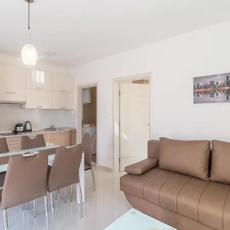Apartman Car