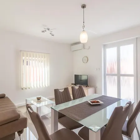 Apartament Car