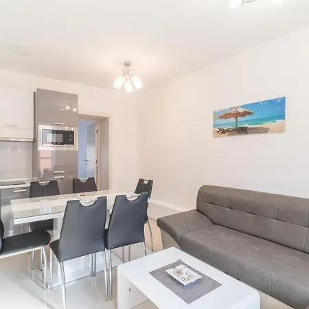 Apartament Car