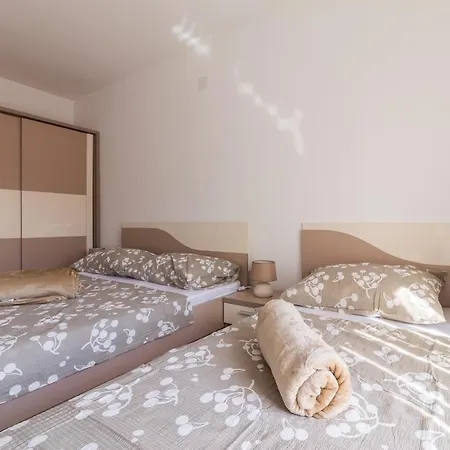 Car Apartament