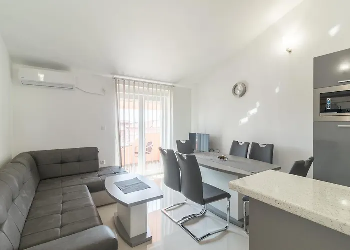 Car Apartman *