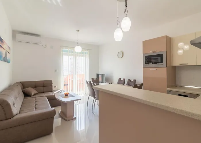 Car Apartman *