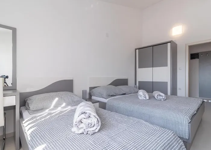 Apartman Car