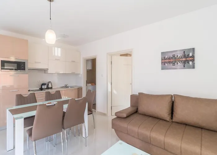 Apartman Car