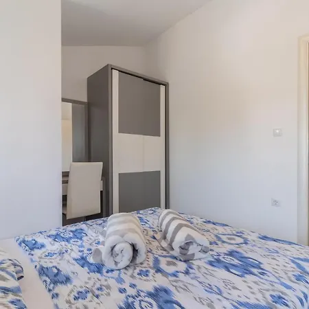 Apartment Car
