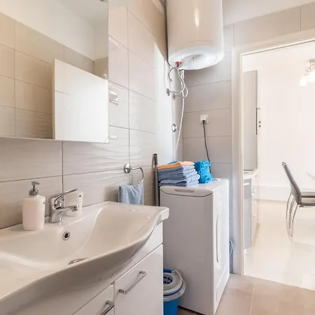Car Apartment Pula