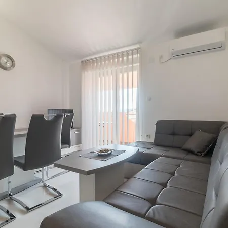 Apartment Car *