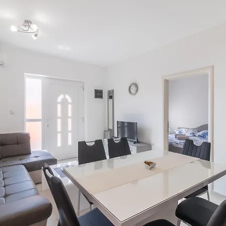 Apartment Car
