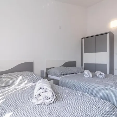 Apartment Car