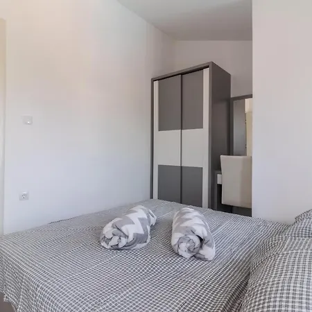 Apartment Car *